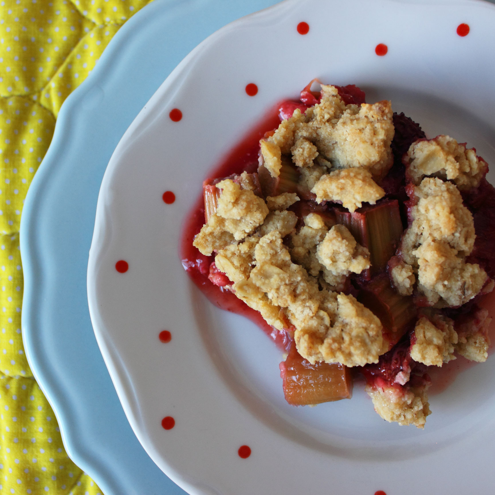 Gluten Free Strawberry Rhubarb Crisp | This Mama Cooks! On A Diet™