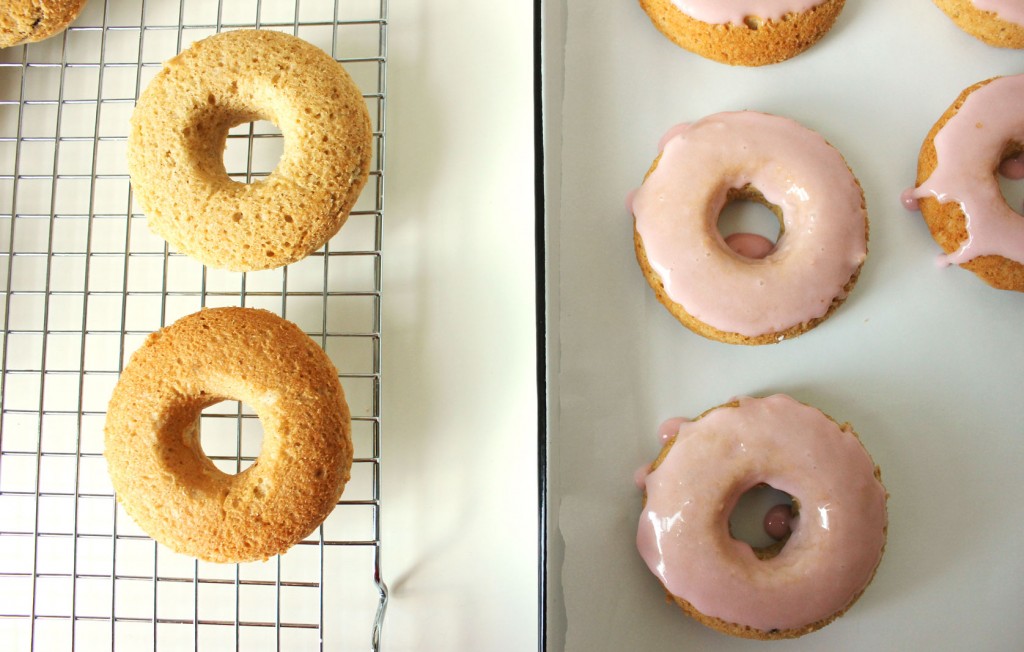 rhubarb-vanilla-bean-donuts-4