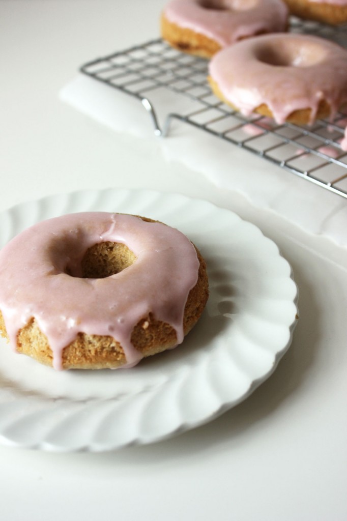 rhubarb-vanilla-bean-donuts