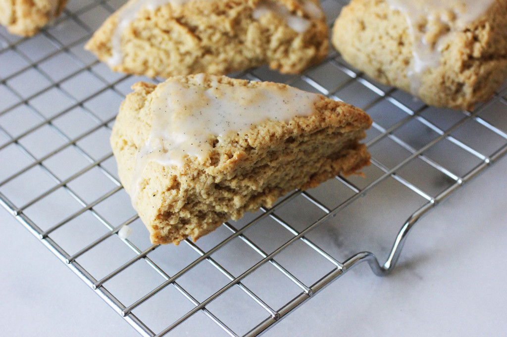 Triple Vanilla Bean Scones // Autumn Makes & Does #glutenfree #dairyfree