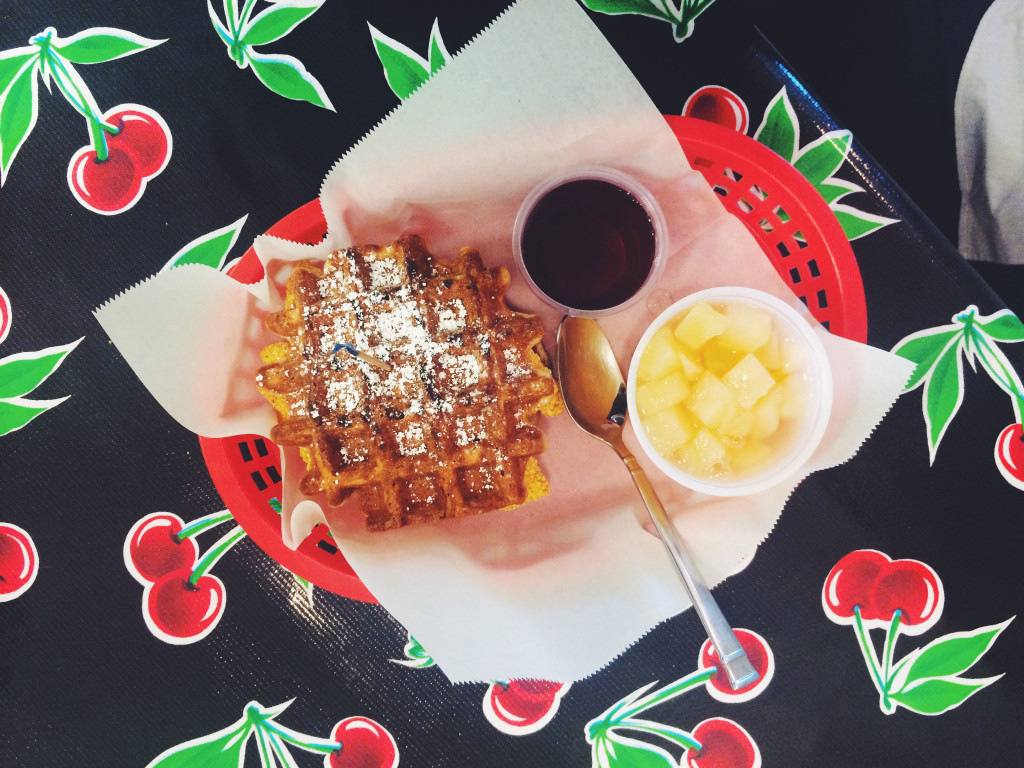 gluten-free-chicken-and-waffles